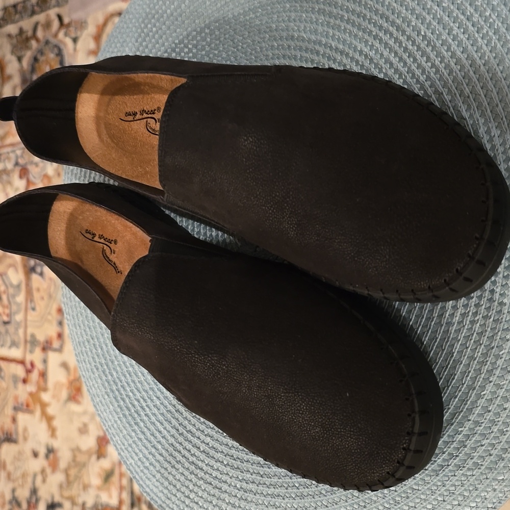 EASY STREET BRAND WOMEN'S BLACK SLIP-ON "SUEDE" LIKE SHOES SIZE 11
